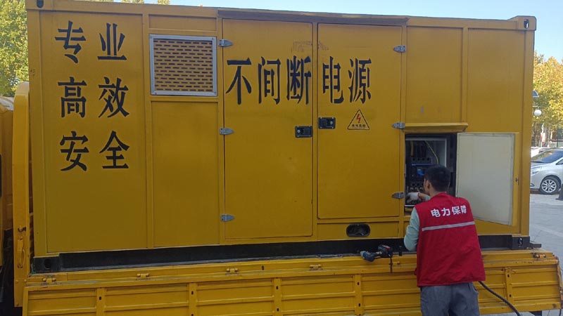 云县柴油发电机组和UPS电源配合使用时，如何避免切换过程中的电力中断？